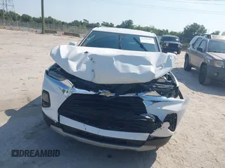 2022 Chevrolet Blazer LT z VIN 3GNKBCR47NS230698, wystawiony jako IAAI lot #42299456 z przebiegiem 23 695 mil mil oraz . Historia ofert i sprzedaży dostępna na DreamBid. Obrazek 6.