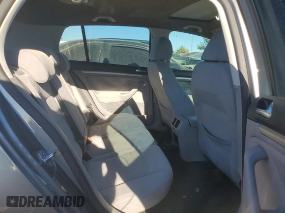 2008 Volkswagen Rabbit S with VIN WVWDB71K58W209036, listed as a Copart auction lot 75685864 with 221,175 mi miles and Salvage title. Bid and sale history available at DreamBid. Image 10.