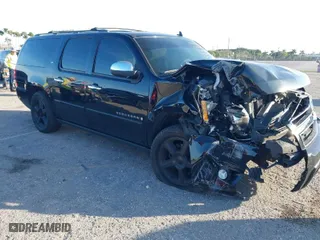 2008 Chevrolet Suburban LTZ with VIN 3GNFC16Y78G211215, listed as a IAAI auction lot 41250412 with 1 mi miles. Bid and sale history available at carsss.com. Image 1.
