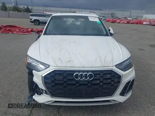 2021 Audi Q5 Premium Plus z VIN WA1E2AFY1M2088449, wystawiony jako IAAI lot #39055032 z przebiegiem 83 555 mil mil oraz . Historia ofert i sprzedaży dostępna na DreamBid. Obrazek 12.
