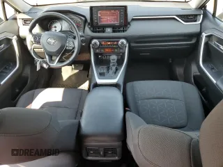 2021 Toyota RAV4 XLE z VIN 2T3P1RFV8MC202347, wystawiony jako Copart lot #66336895 z przebiegiem 33 722 mil mil oraz Szkoda całkowita • Salvage title. Historia ofert i sprzedaży dostępna na DreamBid. Obrazek 8.