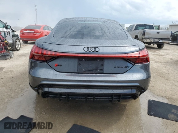 2022 Audi RS e-tron GT z VIN WAUAHBFW4N7902313, wystawiony jako Copart lot #55282983 z przebiegiem 125 mil mil oraz . Historia ofert i sprzedaży dostępna na DreamBid. Obrazek 6.