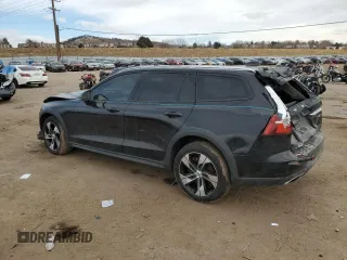 2020 Volvo V60 z VIN YV4102WK4L1034642, wystawiony jako Copart lot #82837923 z przebiegiem Nie podano mil oraz . Historia ofert i sprzedaży dostępna na DreamBid. Obrazek 2.