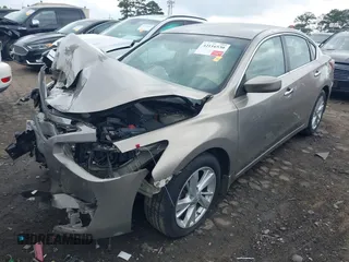 2013 Nissan Altima SV with VIN 1N4AL3AP8DC296985, listed as a IAAI auction lot 42116530 with 183,130 mi miles and . Bid and sale history available at DreamBid. Image 2.