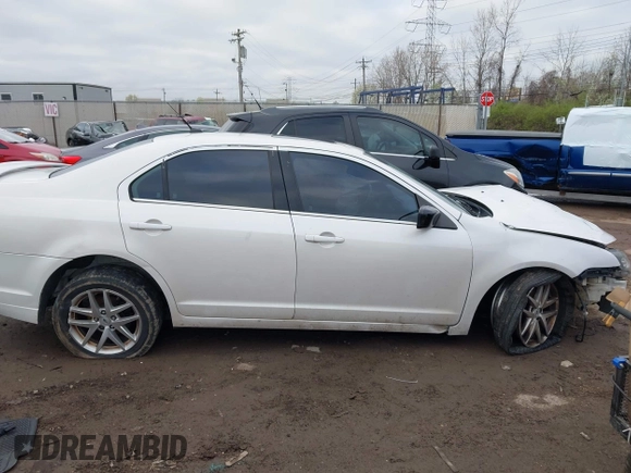 2011 Ford Fusion SEL with VIN 3FAHP0JG9BR245009, listed as a IAAI auction lot 41898112 with 1 mi miles. Bid and sale history available at carsss.com. Image 13.