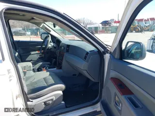 2005 Jeep Grand Cherokee Limited with VIN 1J4HR58235C528997, listed as a IAAI auction lot 41842775 with NaN miles. Bid and sale history available at carsss.com. Image 5.