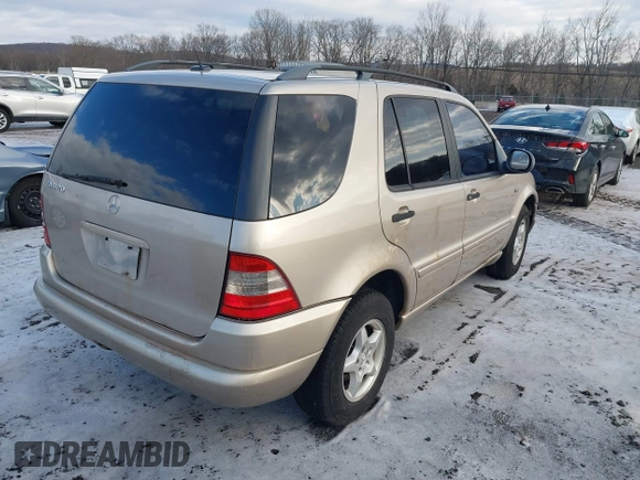 2001 Mercedes-Benz M 320/430/500 with VIN 4JGAB54E91A271230, listed as a IAAI auction lot 41519970 with 229,773 mi miles and . Bid and sale history available at DreamBid. Image 4.