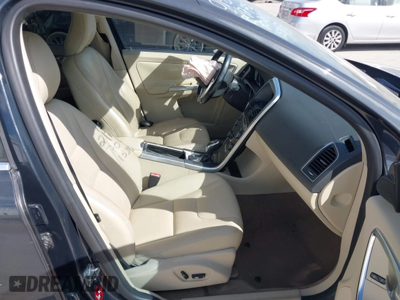 2015 Volvo XC60 T5 Drive-E Premier Plus with VIN YV440MDC7F2606774, listed as a IAAI auction lot 41564034 with 166,758 mi miles. Bid and sale history available at carsss.com. Image 5.