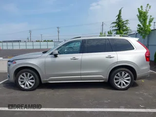 2016 Volvo XC90 T6 Momentum with VIN YV4A22PK7G1038750, listed as a IAAI auction lot 42128057 with 124,112 mi miles. Bid and sale history available at carsss.com. Image 14.