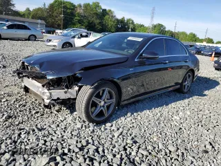 2017 Mercedes-Benz E 300 Luxury z VIN WDDZF4JB8HA025026, wystawiony jako Copart lot #55995865 z przebiegiem Nie podano mil oraz Szkoda całkowita • Salvage title. Historia ofert i sprzedaży dostępna na DreamBid. Obrazek 1.