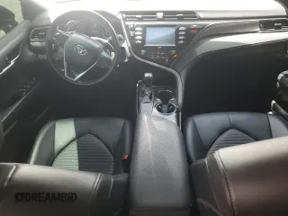 2020 Toyota Camry SE z VIN 4T1G11AK3LU928461, wystawiony jako Copart lot #56128885 z przebiegiem 103 559 mil mil oraz Szkoda całkowita • Salvage title. Historia ofert i sprzedaży dostępna na DreamBid. Obrazek 8.