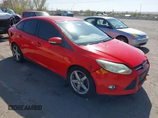 2013 Ford Focus SE with VIN 1FADP3F20DL266037, listed as a IAAI auction lot 42019852 with 160,549 mi miles. Bid and sale history available at carsss.com. Image 1.