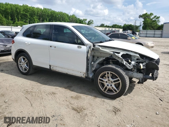 2014 Porsche Cayenne z VIN WP1AA2A2XELA95345, wystawiony jako Copart lot #55649365 z przebiegiem 116 325 mil mil oraz Szkoda całkowita • Salvage title. Historia ofert i sprzedaży dostępna na DreamBid. Obrazek 4.