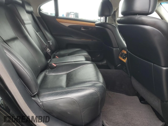 2013 Lexus LS z VIN JTHDU1EF0D5015775, wystawiony jako Copart lot #56936895 z przebiegiem 97 826 mil mil oraz Czysty tytuł • Clean title. Historia ofert i sprzedaży dostępna na DreamBid. Obrazek 10.