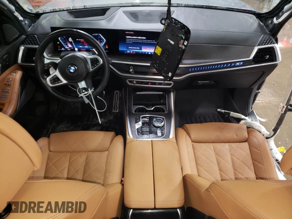 2024 BMW X7 xDrive40i with VIN 5UX23EM08R9U17736, listed as a Copart auction lot 46253975 with 29,668 mi miles and Salvage Title. Bid and sale history available at carsss.com. Image 8.