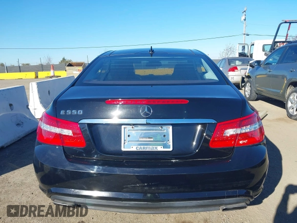 2010 Mercedes-Benz E-Class E 550 with VIN WDDKJ7CBXAF019381, listed as a IAAI auction lot 41392705 with 76,082 mi miles. Bid and sale history available at carsss.com. Image 16.