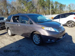2011 Toyota Sienna XLE with VIN 5TDDK3DC8BS009739, listed as a IAAI auction lot 41638710 with 235,396 mi miles. Bid and sale history available at carsss.com. Image 1.