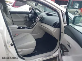 2011 Toyota Venza with VIN 4T3ZA3BB6BU055085, listed as a IAAI auction lot 41914971 with NaN miles. Bid and sale history available at carsss.com. Image 5.