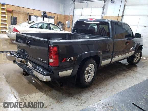 2005 Chevrolet Silverado 1500 Z71 with VIN 1GCEK19B05E155961, listed as a Copart auction lot 51905635 with 127,124 mi miles and Clean Title. Bid and sale history available at DreamBid. Image 3.