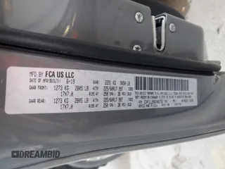 2019 Jeep Cherokee Latitude Plus z VIN 1C4PJLLBXKD482756, wystawiony jako Copart lot #61770445 z przebiegiem 79 048 mil mil oraz Szkoda całkowita • Salvage title. Historia ofert i sprzedaży dostępna na DreamBid. Obrazek 13.