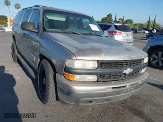 2000 Chevrolet Suburban LS with VIN 3GNEC16T3YG164300, listed as a IAAI auction lot 42003857 with 204,721 mi miles. Bid and sale history available at carsss.com. Image 1.