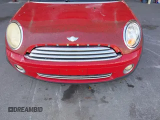 2008 MINI Hardtop with VIN WMWMF33588TT64697, listed as a IAAI auction lot 41831695 with 143,462 mi miles and . Bid and sale history available at DreamBid. Image 13.