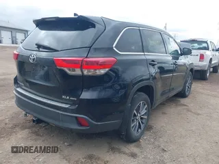 2017 Toyota Highlander XLE with VIN 5TDJZRFH3HS442906, listed as a IAAI auction lot 41840222 with 141,825 mi miles and . Bid and sale history available at DreamBid. Image 4.