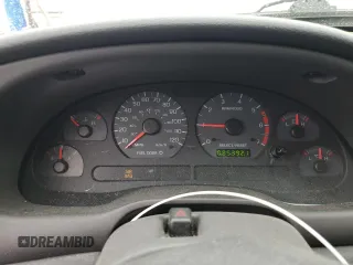 2002 Ford Mustang Deluxe с VIN 1FAFP44422F128062, выставлен на аукционе Copart как лот 57081075 с пробегом 85 392 миль миль и Чистый • Clean title. История ставок и продаж доступна на DreamBid. Изображение 9.