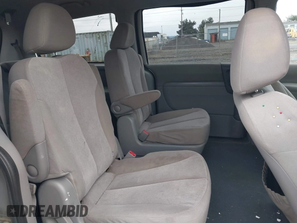 2011 Kia Sedona LX with VIN KNDMG4C7XB6363483, listed as a IAAI auction lot 41884439 with 243,076 mi miles. Bid and sale history available at carsss.com. Image 8.