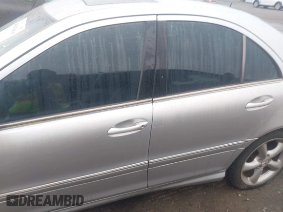 2005 Mercedes-Benz C 230 Kompressor with VIN WDBRF40J55F651410, listed as a IAAI auction lot 41542616 with 256,638 mi miles and . Bid and sale history available at DreamBid. Image 14.