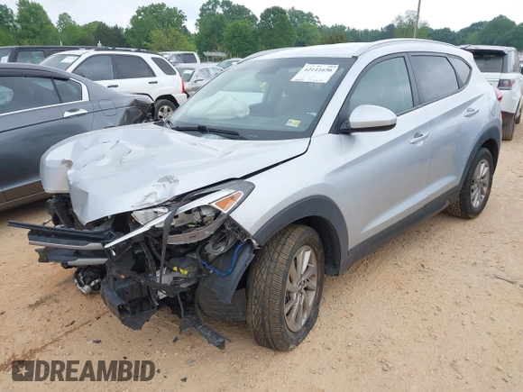 2016 Hyundai Tucson SE z VIN KM8J33A48GU116852, wystawiony jako IAAI lot #42111656 z przebiegiem 138 656 mil mil oraz . Historia ofert i sprzedaży dostępna na DreamBid. Obrazek 2.