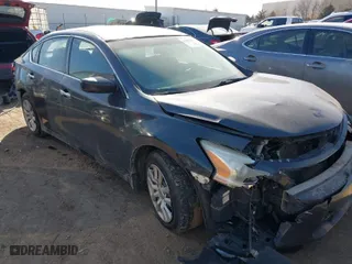 2015 Nissan Altima 2.5 with VIN 1N4AL3AP3FC188812, listed as a IAAI auction lot 41592227 with 241,773 mi miles. Bid and sale history available at carsss.com. Image 1.