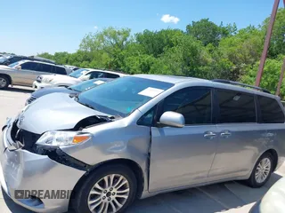 2015 Toyota Sienna XLE with VIN 5TDYK3DC0FS555636, listed as a IAAI auction lot 42099577 with 114,975 mi miles. Bid and sale history available at carsss.com. Image 14.