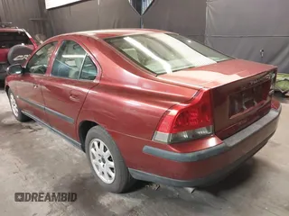2001 Volvo S60 with VIN YV1RS61R912017817, listed as a IAAI auction lot 41981663 with 44,226 mi miles. Bid and sale history available at carsss.com. Image 3.