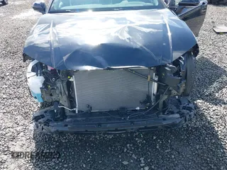 2025 Toyota Camry LE z VIN 4T1DBADK4SU011099, wystawiony jako IAAI lot #41949441 z przebiegiem 1 548 mil mil oraz . Historia ofert i sprzedaży dostępna na DreamBid. Obrazek 6.