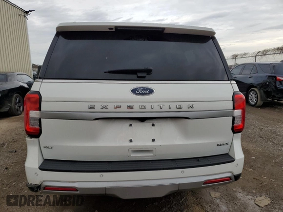 2023 Ford Expedition Max XLT with VIN 1FMJK1H87PEA45198, listed as a Copart auction lot 41470695 with 30,814 mi miles and Salvage title. Bid and sale history available at DreamBid. Image 6.