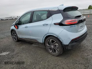 2023 Chevrolet Bolt EV 2LT z VIN 1G1FX6S09P4169595, wystawiony jako Copart lot #57400355 z przebiegiem 8545 mil mil oraz Szkody całkowita. Historia ofert i sprzedaży dostępna na DreamBid. Obrazek 2.