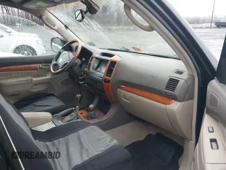 2003 Lexus GX 470 with VIN JTJBT20X930022217, listed as a IAAI auction lot 41527764 with 272,472 mi miles. Bid and sale history available at carsss.com. Image 5.