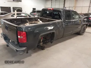 2017 GMC Sierra 1500 SLE z VIN 1GTV2MEC2HZ194077, wystawiony jako IAAI lot #41509400 z przebiegiem Nie podano mil oraz . Historia ofert i sprzedaży dostępna na DreamBid. Obrazek 4.