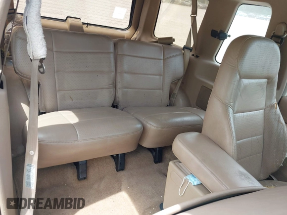 1994 Ford Explorer z VIN 1FMCU24X6RUD62453, wystawiony jako IAAI lot #42505102 z przebiegiem 196 888 mil mil oraz . Historia ofert i sprzedaży dostępna na DreamBid. Obrazek 8.
