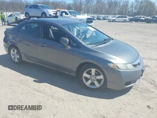 2010 Honda Civic LX-S z VIN 19XFA1F63AE047749, wystawiony jako IAAI lot #42001636 z przebiegiem 114 063 mil mil oraz . Historia ofert i sprzedaży dostępna na DreamBid. Obrazek 1.