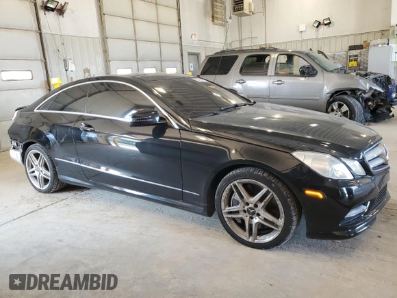 2013 Mercedes-Benz E 550 с VIN WDDKJ7DB4DF206330, выставлен на аукционе Copart как лот 60459495 с пробегом 115 288 миль миль и Списание • Salvage title. История ставок и продаж доступна на DreamBid. Изображение 4.