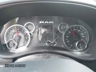 2024 Ram 2500 Big Horn z VIN 3C6UR5DJ4RG354840, wystawiony jako IAAI lot #42509658 z przebiegiem Nie podano mil oraz . Historia ofert i sprzedaży dostępna na DreamBid. Obrazek 7.