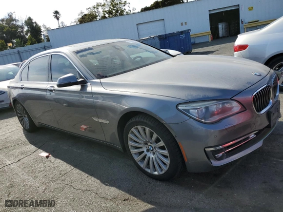2013 BMW 7 Series 740Li with VIN WBAYE4C59DD137050, listed as a Copart auction lot 71686644 with 140,685 mi miles and Clean Title. Bid and sale history available at carsss.com. Image 4.