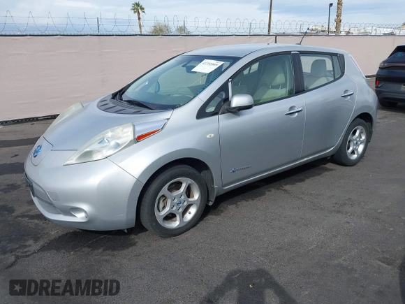 2011 Nissan LEAF SL-e with VIN JN1AZ0CP0BT009059, listed as a IAAI auction lot 41732005 with 98,066 mi miles. Bid and sale history available at carsss.com. Image 2.