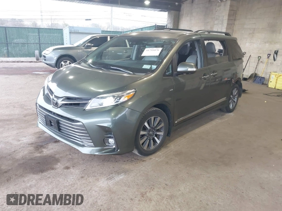 2018 Toyota Sienna XLE with VIN 5TDDZ3DC4JS200214, listed as a IAAI auction lot 41791876 with 49,842 mi miles. Bid and sale history available at carsss.com. Image 18.