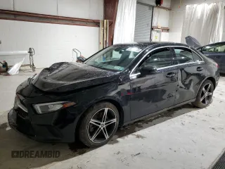 2019 Mercedes-Benz A 220 z VIN WDD3G4EB7KW021198, wystawiony jako Copart lot #51763305 z przebiegiem Nie podano mil oraz Szkoda całkowita • Salvage title. Historia ofert i sprzedaży dostępna na DreamBid. Obrazek 1.