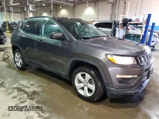 2020 Jeep Compass Latitude with VIN 3C4NJDBB9LT117513, listed as a Copart auction lot 52425945 with 111,824 mi miles and Clean Title. Bid and sale history available at carsss.com. Image 4.