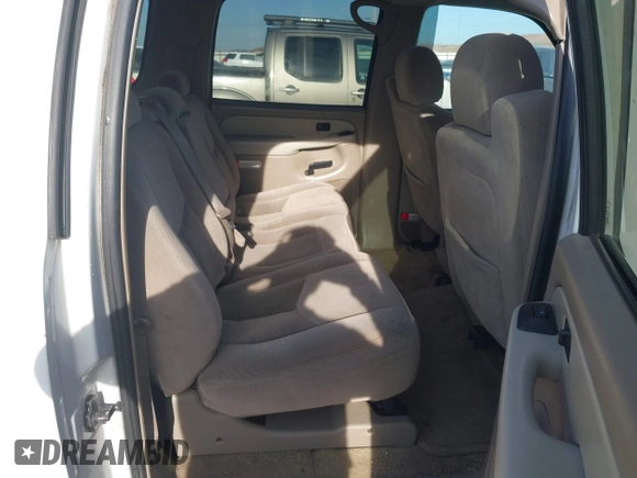 2003 Chevrolet Suburban LT with VIN 3GNEC16ZX3G322144, listed as a IAAI auction lot 41439053 with 239,789 mi miles. Bid and sale history available at carsss.com. Image 8.