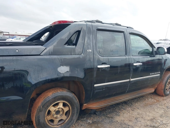 2011 Chevrolet Avalanche LTZ with VIN 3GNMCGE03BG300101, listed as a IAAI auction lot 41421743 with 240,692 mi miles. Bid and sale history available at carsss.com. Image 8.